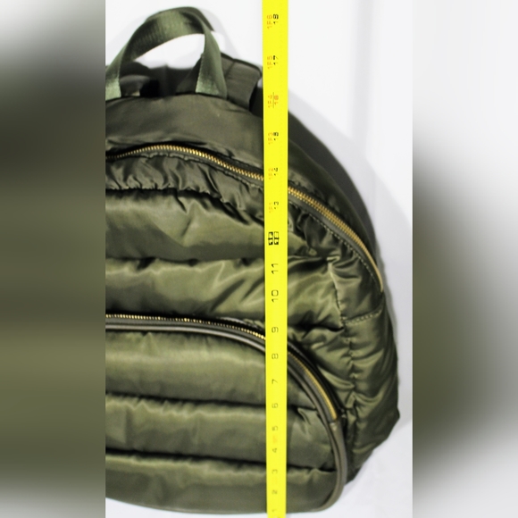 Urban Fit backpack, quilted design, great for small computers. EUC! - Picture 13 of 15